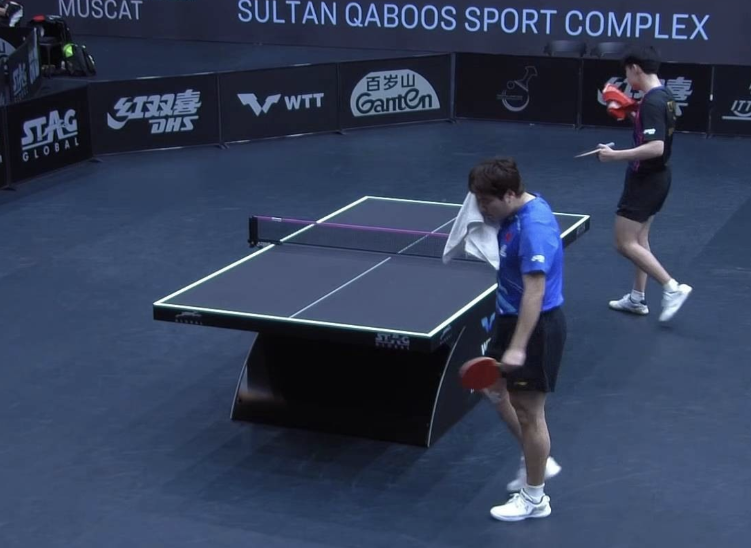 亿万28-带伤作战！世界第7梁靖崑1日双败：男单男双全一轮游 12天5连败