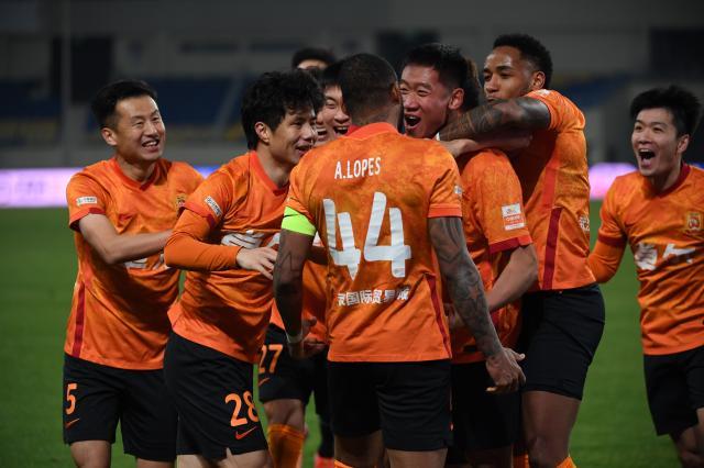 亿万28官网-【中超总结之武汉】开局不利逆境保级 蒿俊闵回家