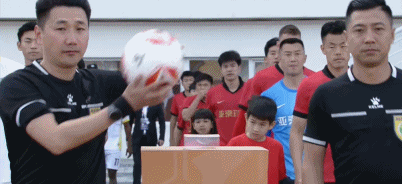 广州豹2-1客胜亚泰取三连胜，廖均健闪击，图多列破门